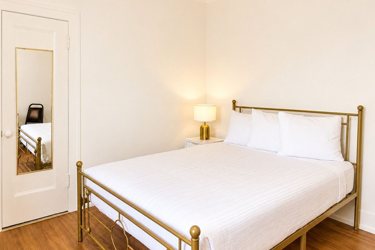 Chambre, 1 grand lit, vue montagne
