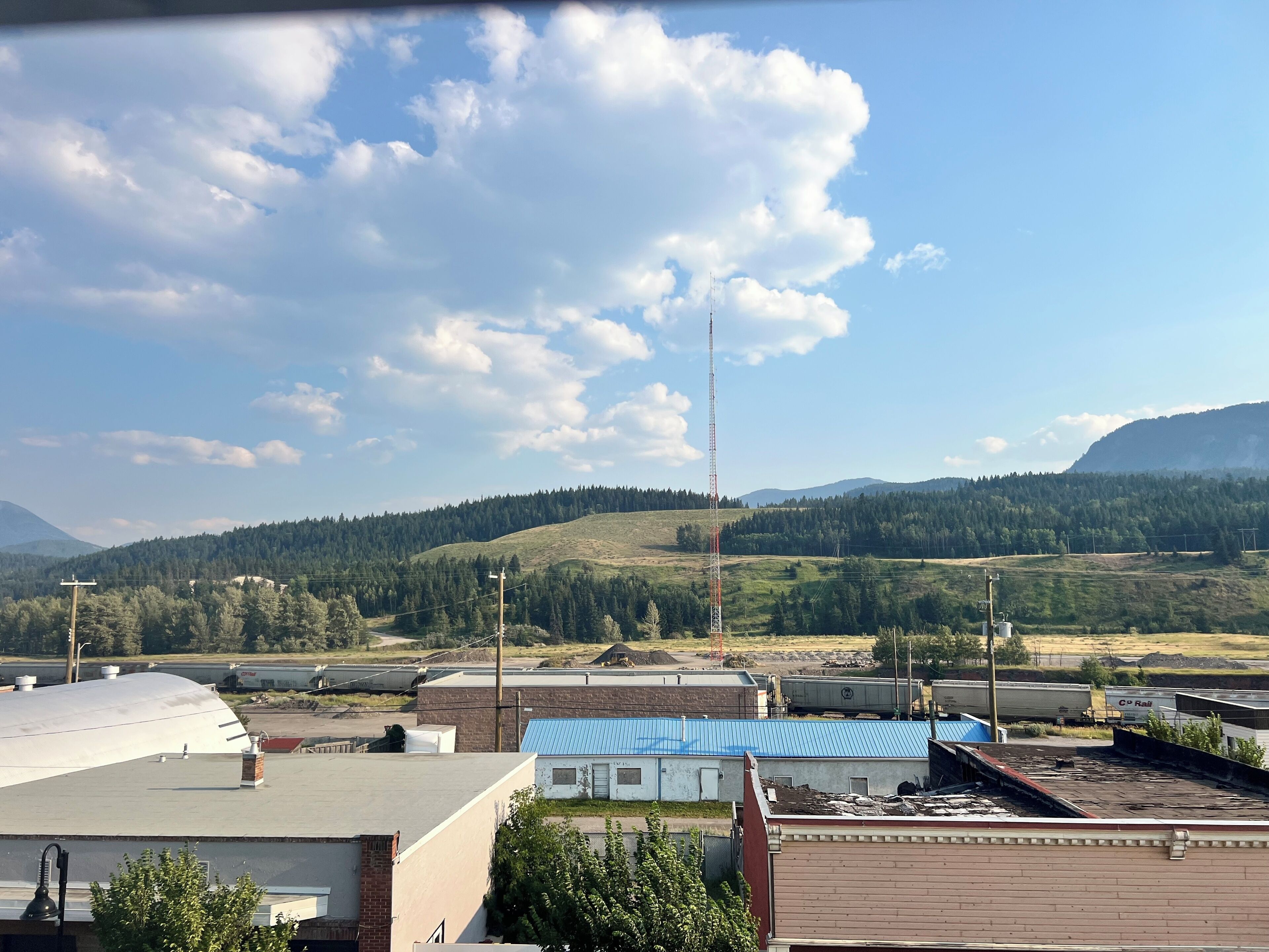 Habitación, 1 cama de matrimonio, baño privado, vistas a la montaña | Vistas desde el alojamiento