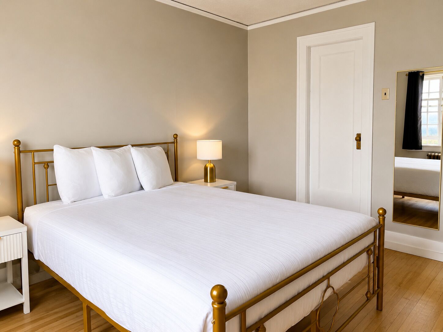 Room, 1 Queen Bed, Private Bathroom, Mountain View | Iron/ironing board (on request), WiFi (free), individually decorated
