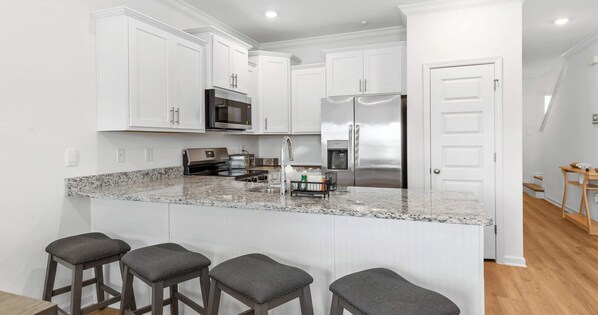 Townhome, Multiple Beds, Garden View (Easy Days at Lost Bay) | Private kitchen