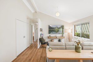 Interior - Mary St - Boutique Short Stay (East Toowoomba)
