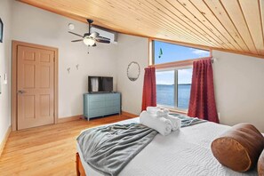 Room - Long Point Lake House - Phil's Place (Ledyard)
