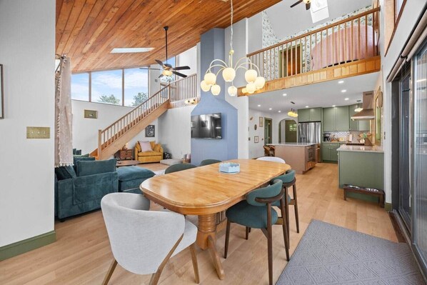 Interior - Long Point Lake House - Phil's Place (Ledyard)