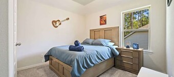 Luxury 4BR 3BA - Peaceful Forest Retreat
