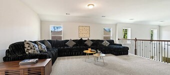 Luxury 4BR 3BA - Peaceful Forest Retreat