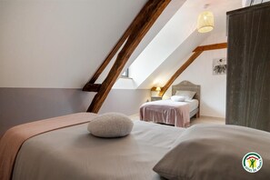 Room - Vrbo Property (BORDEAUX SAINT CLAIR)