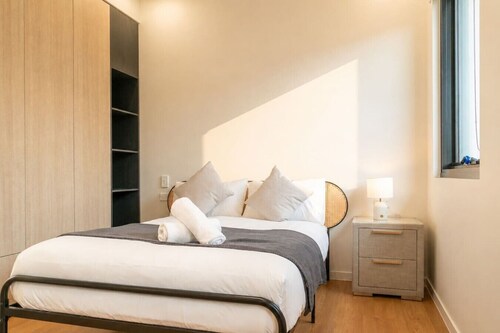 Luxury North Ryde 4BR Duplex with Media Room