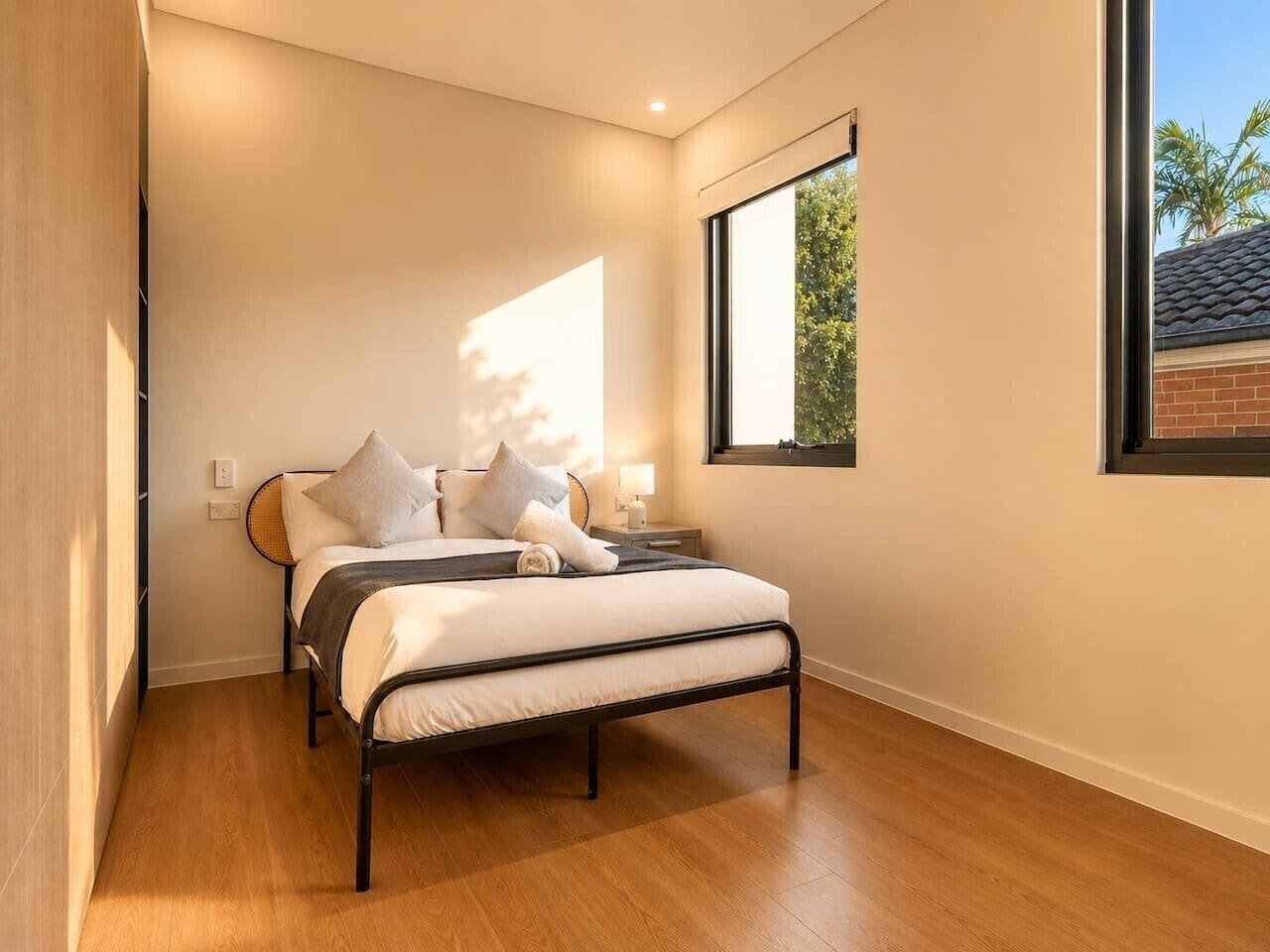 4 bedrooms, desk, iron/ironing board, WiFi (free)