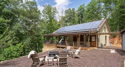 Firefly Retreat - Upscale Off-Grid Mountain Cabin