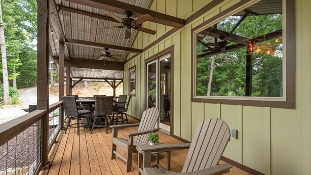 Outdoor dining - Firefly Retreat - Upscale Off-Grid Mountain Cabin (Marble Hill)