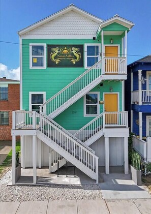 Exterior - Twilight Harbor • New Villa Near Beach (Galveston)