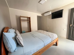 Basic Room, Patio | Free WiFi - Solar La Fortuna Hotel & Lounge (La Fortuna)