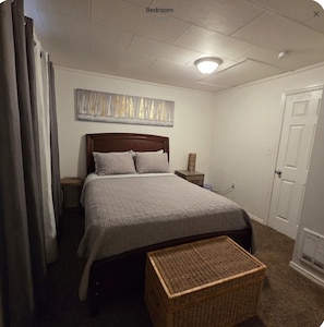 1 chambre, fer et planche à repasser, accès au Wi-Fi (inclus)