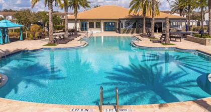 6BR Villa Pool & Lake View Balmoral Resort