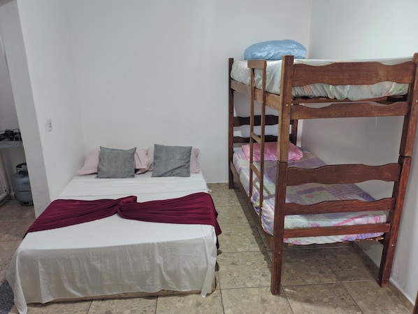 1 bedroom, iron/ironing board, WiFi (free), bed sheets