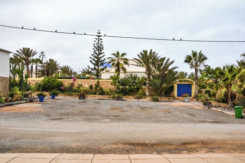 Tigmino is a 5-minute walk from the sea along the cliffs