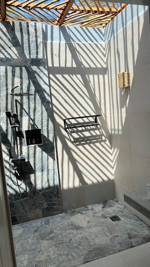 Dusche, Haartrockner, Bidet, Handt ücher