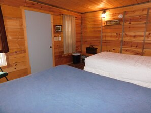 Room - May's Corner Cabin (Sturgis)
