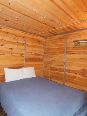 Room - May's Corner Cabin (Sturgis)