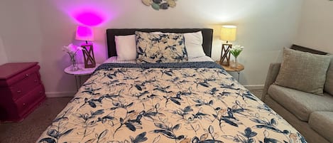 1 quarto, escrivaninha, ferros/tábuas de passar roupa, Wi-Fi de cortesia