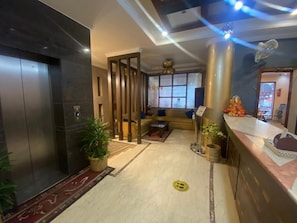 Lobby - HOTEL SAGAR PURE VEG (Guwahati)