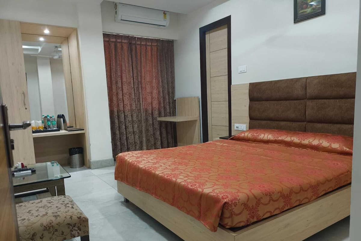 Deluxe Double Room, City View | WiFi (free)