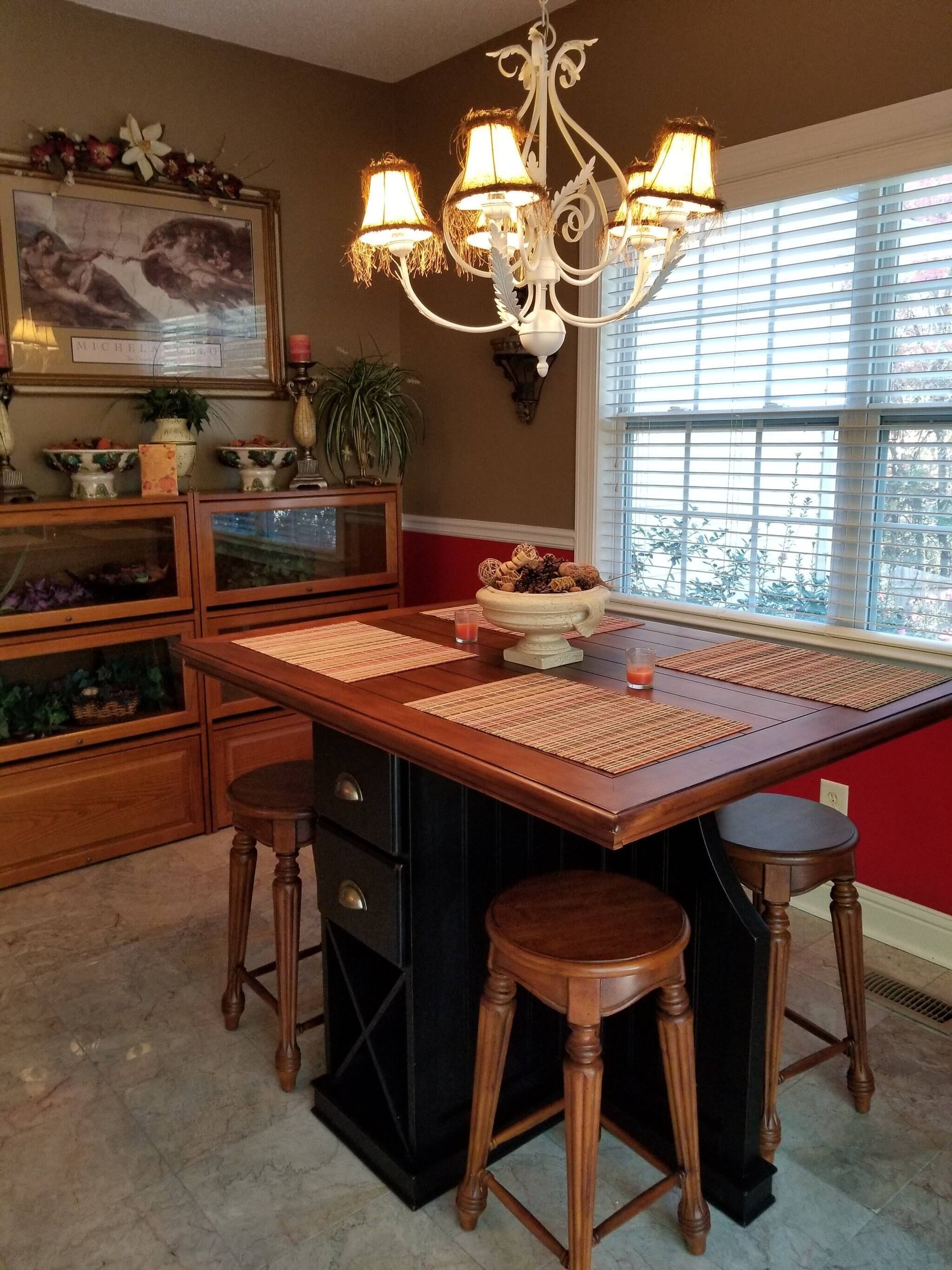 House, 3 Bedrooms, Balcony | Dining room