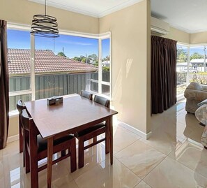 Shared Dormitory, 1 Bedroom | Dining - Room-your Gateway to the Lakes (Bairnsdale)