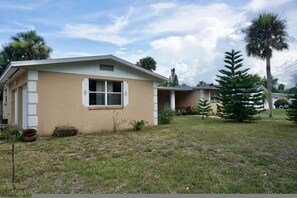 House, Smoking - Plenty Space Bikers Sleep8 Beach (Ormond Beach)
