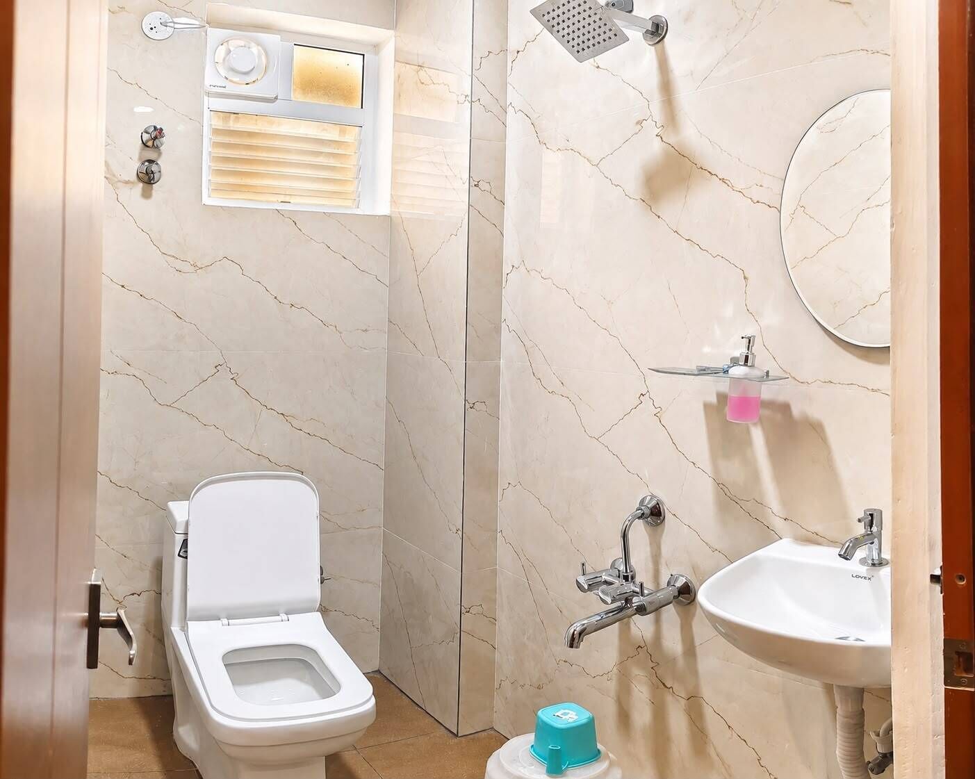 Shower, towels, soap, shampoo