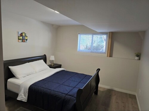 Home Away on Mt. Fisher, Cranbrook- Private Suite