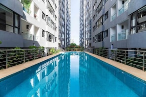 Pool - Cozy 2 BR with Heater,Gym,Pool,ample parking on 3floors at Lavington,Nairobi (Nairobi)