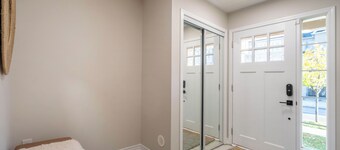 Opulent Chic Town Home in the Heart of Oakville