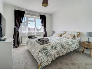 Unclassified image, 2 of 15, button - 2 bedroom accommodation in Gillingham (Gillingham)