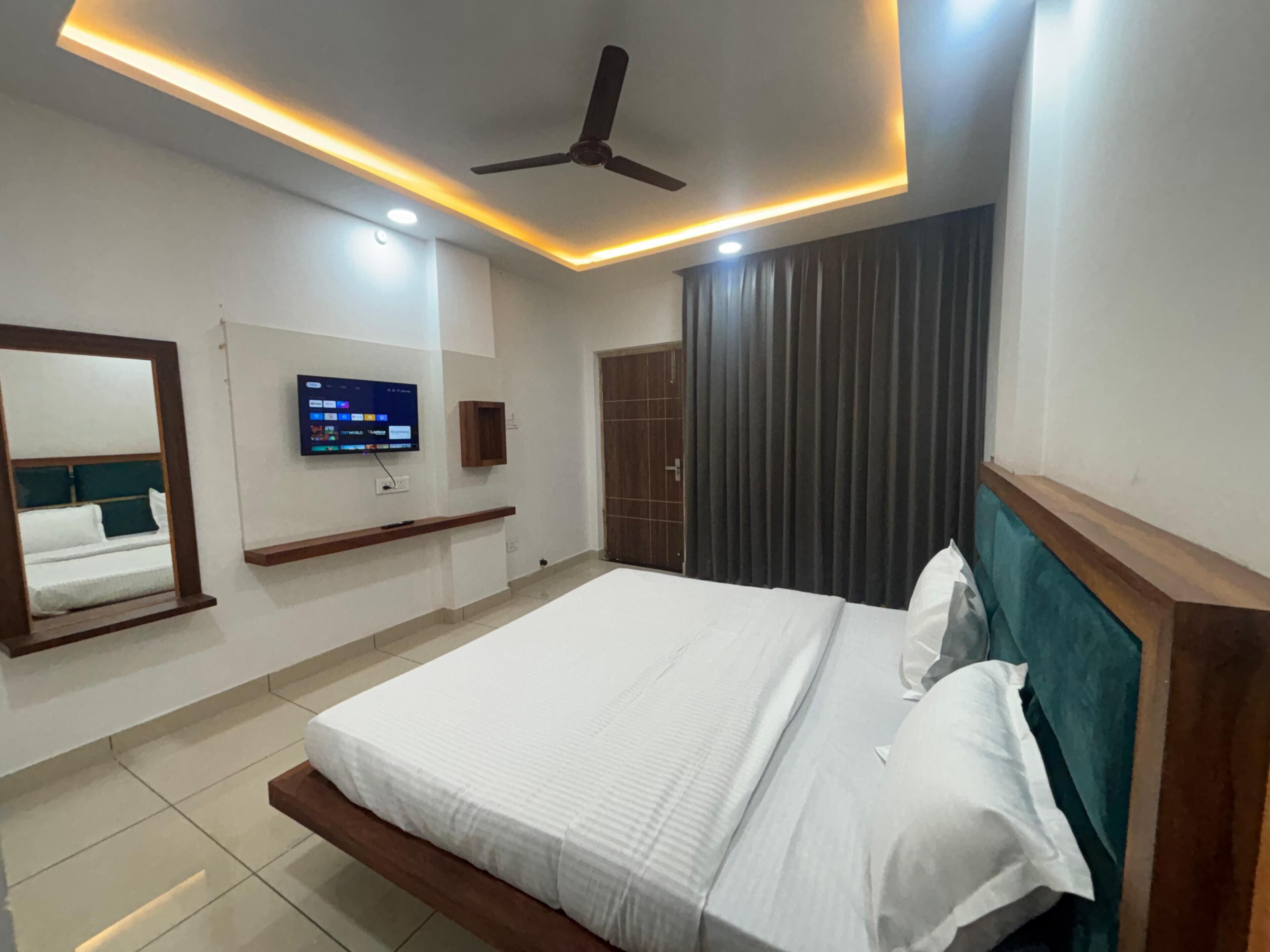 Habitación doble superior, balcón, vista a la montaña | Escritorio, espacio para trabajar con laptop y wifi gratis 