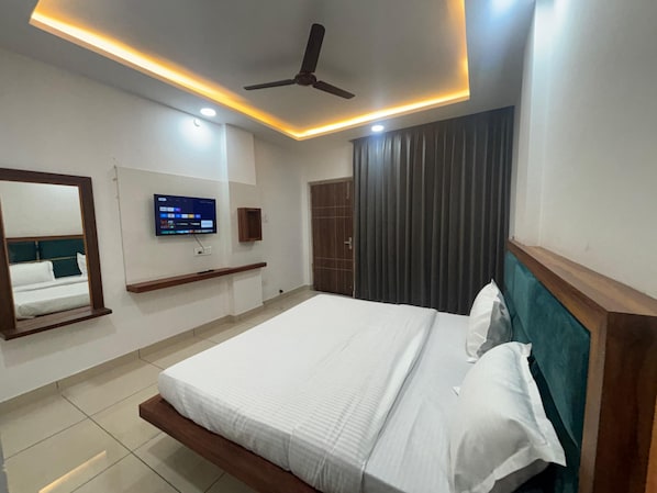 Superior Double Room, Balcony, Mountain View