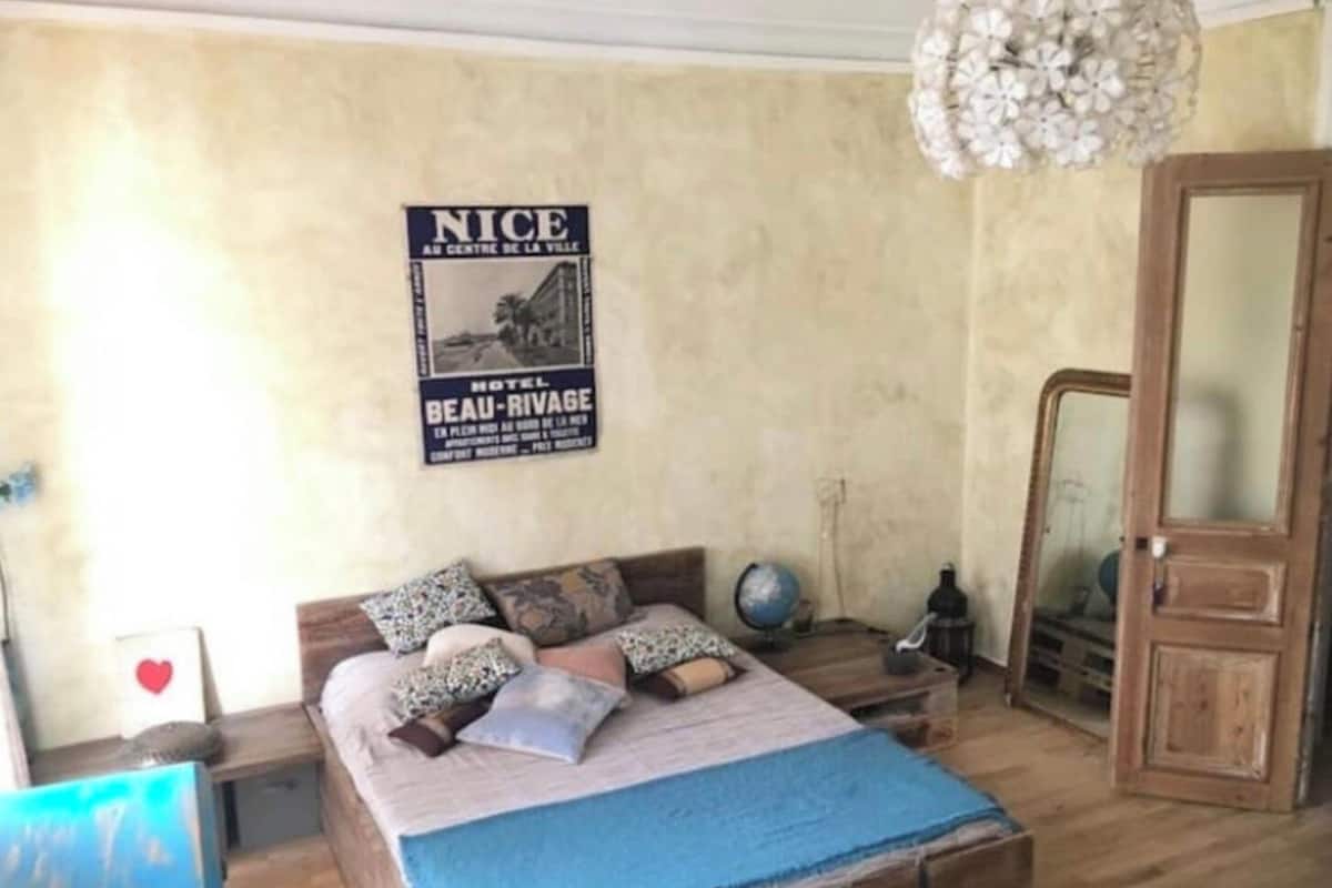 Iron/ironing board, free WiFi