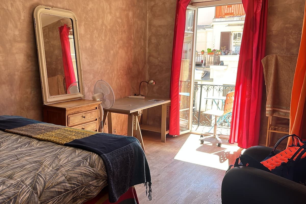 Iron/ironing board, free WiFi