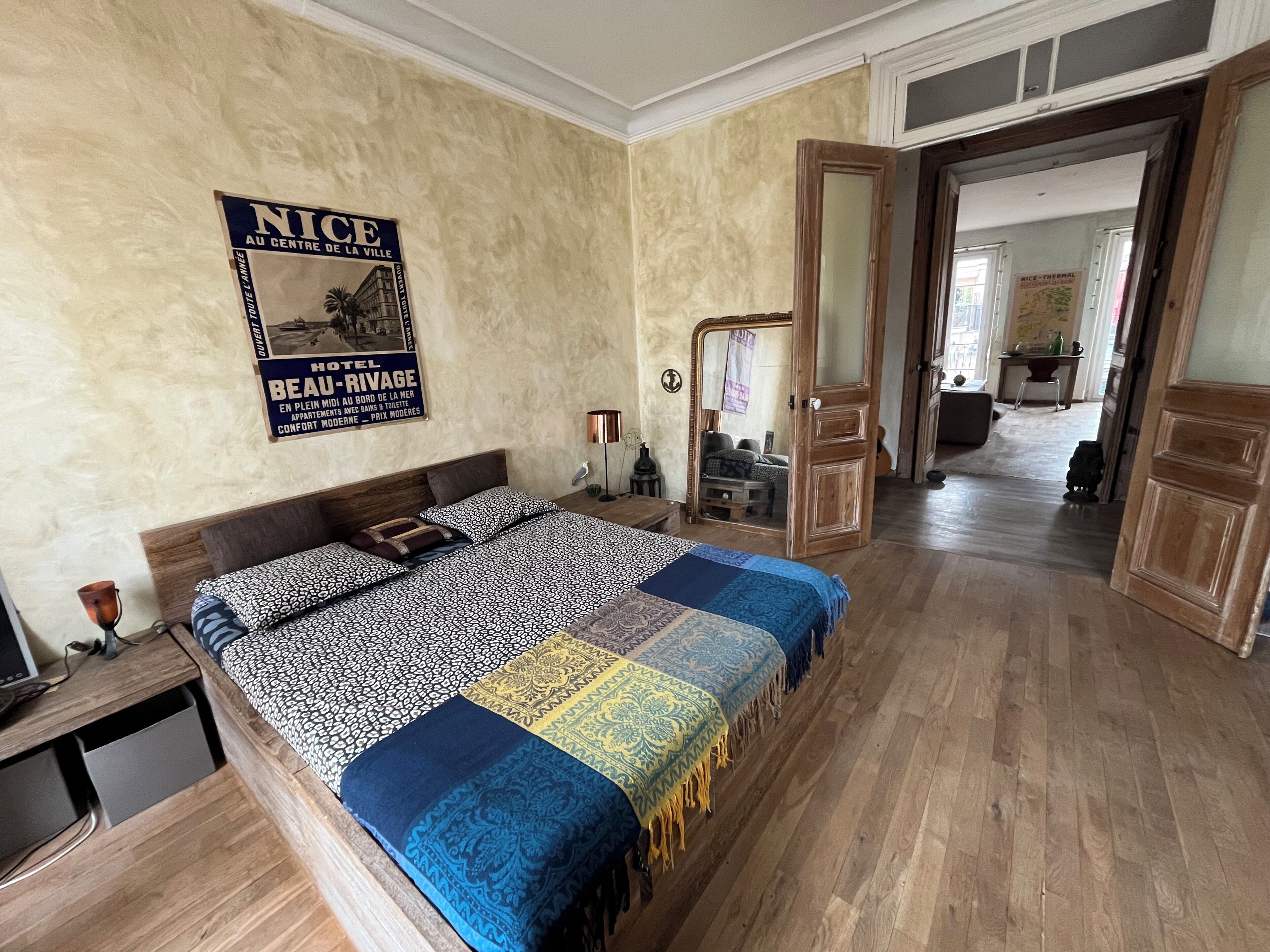Doppia uso singolo, 1 letto queen, vista cortile | Ferro/asse da stiro, Wi-Fi gratuito