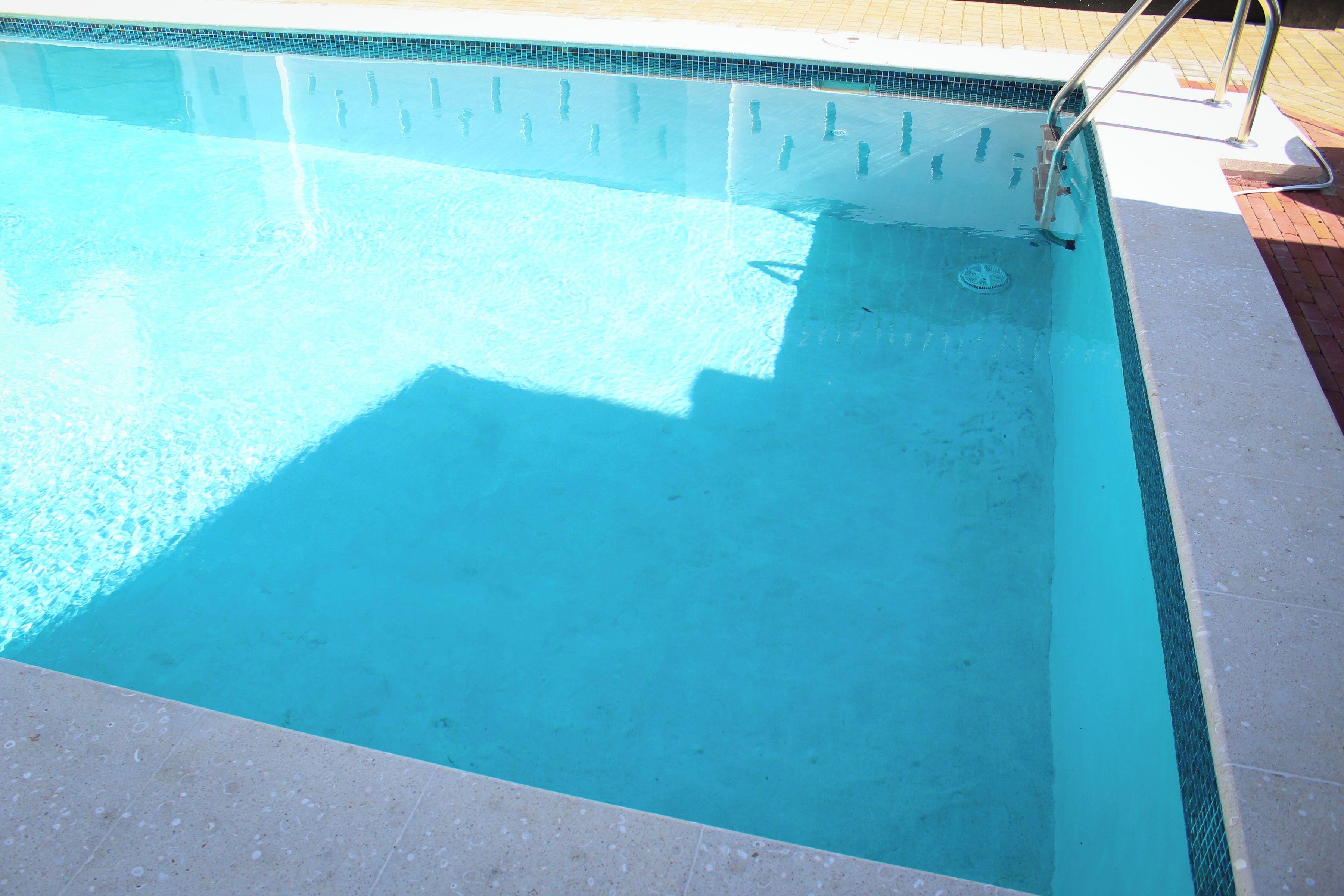 Utomhuspool