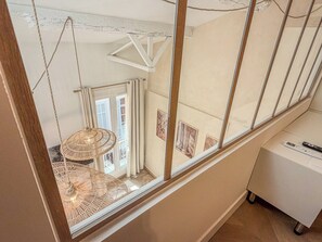 Unclassified image, 2 of 39, button - New 3-bedroom duplex with 2 private suites, historic Aix (Aix-en-Provence)