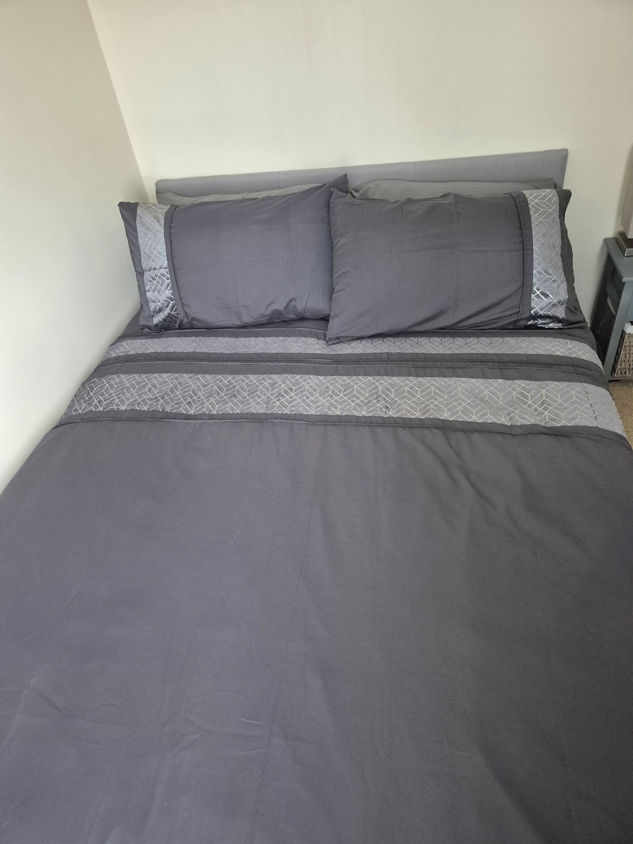 1 bedroom, iron/ironing board, Internet, bed sheets