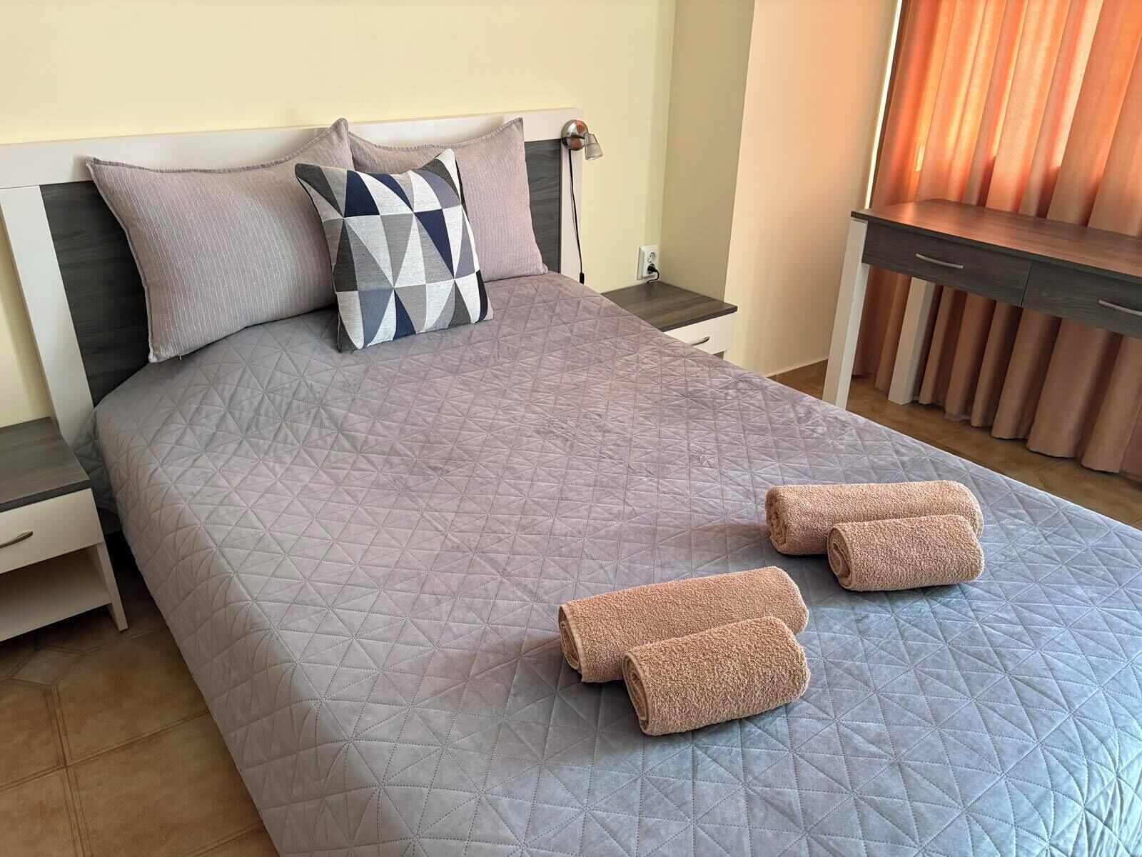 2 bedrooms, iron/ironing board, WiFi, bed sheets