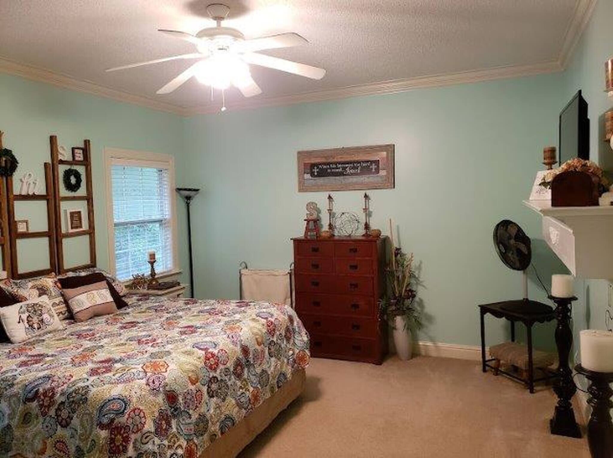 Iron/ironing board, internet, bed sheets