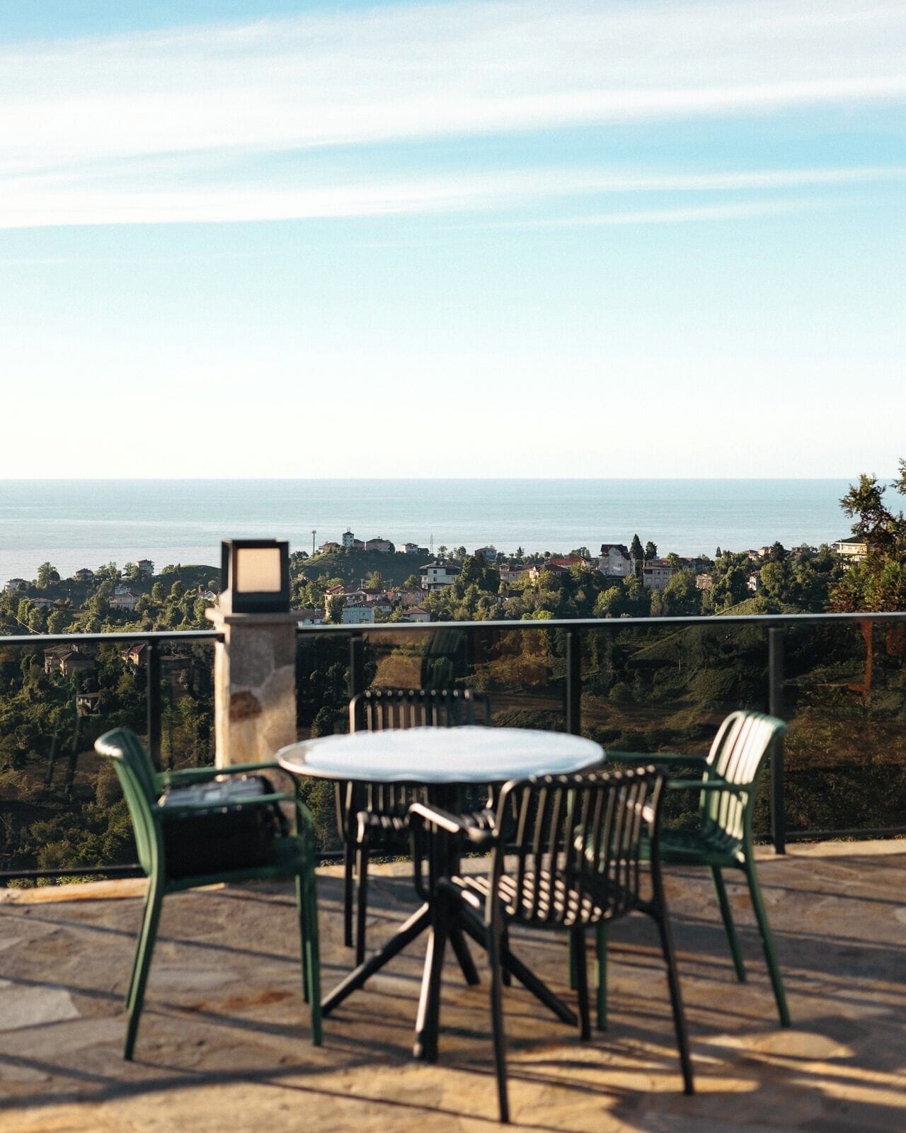 Bungalow, cocina, vista al mar | Restaurante al aire libre