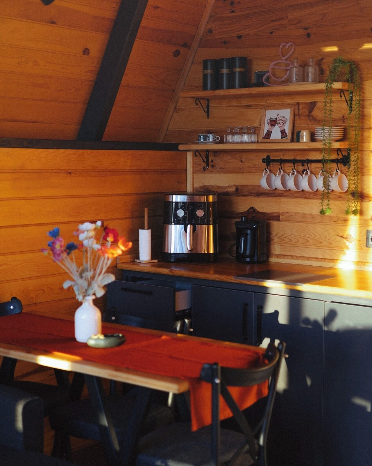 Bungalow, Kitchen, Sea View | Dining