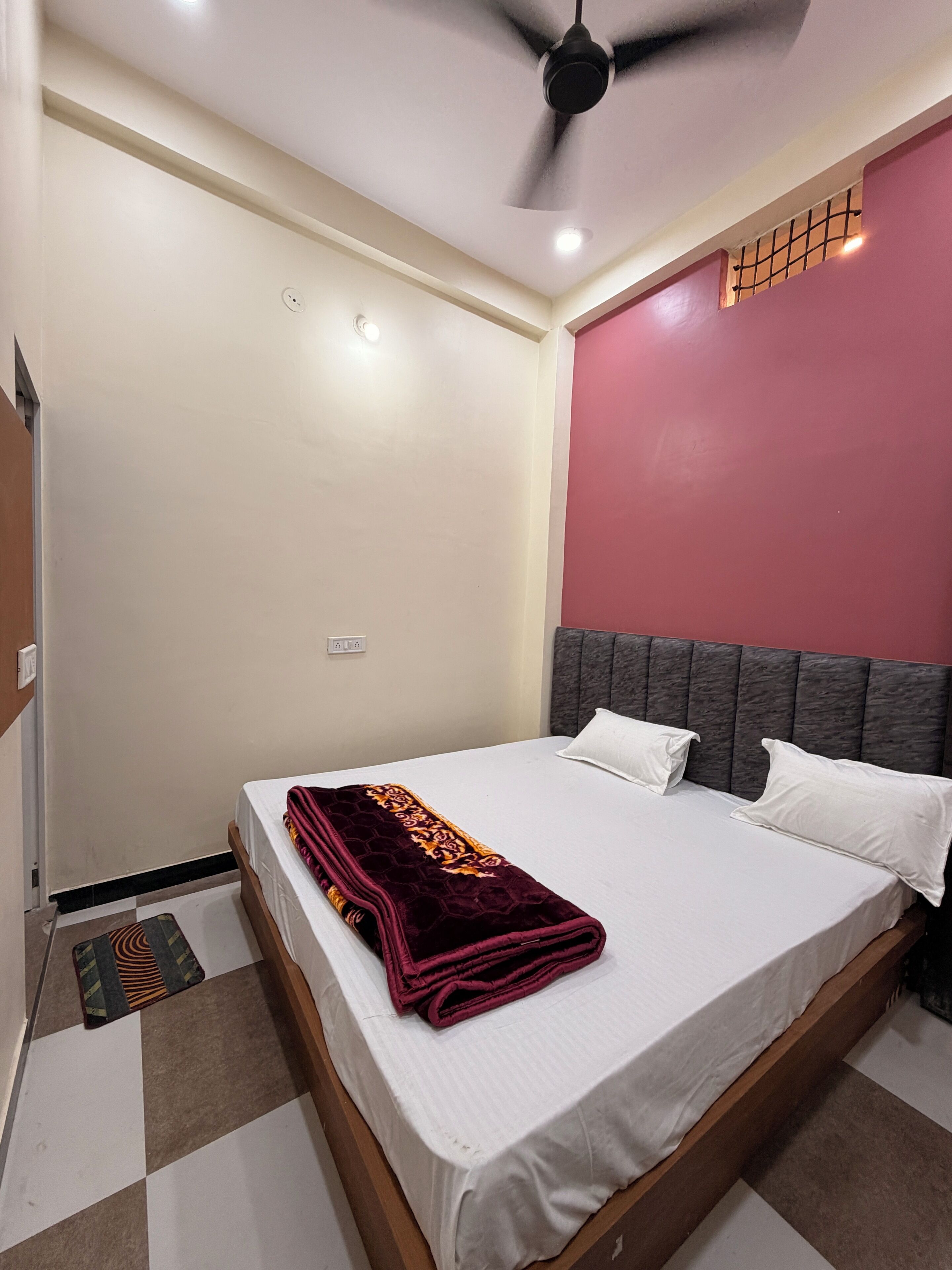 Standard Double or Twin Room | Desk, laptop workspace