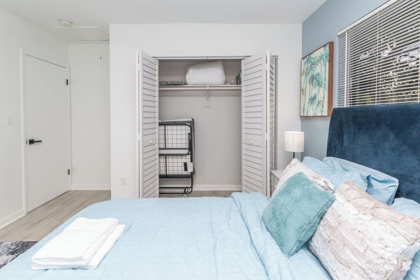 2 bedrooms, iron/ironing board, travel cot, free WiFi