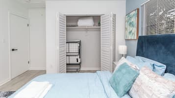 2 bedrooms, iron/ironing board, travel cot, free WiFi