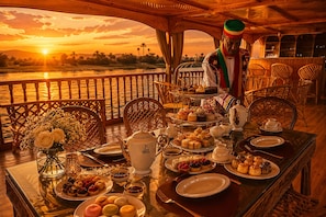 Food and drink - Kenzy Dahabeya Luxury Cruise (Aswan)